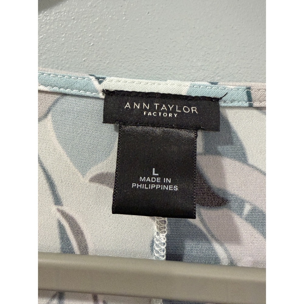 Ann Taylor Factory Womens Floral Leaf Twist Front Long Sleeve Top Blue Taupe L - Picture 3 of 5
